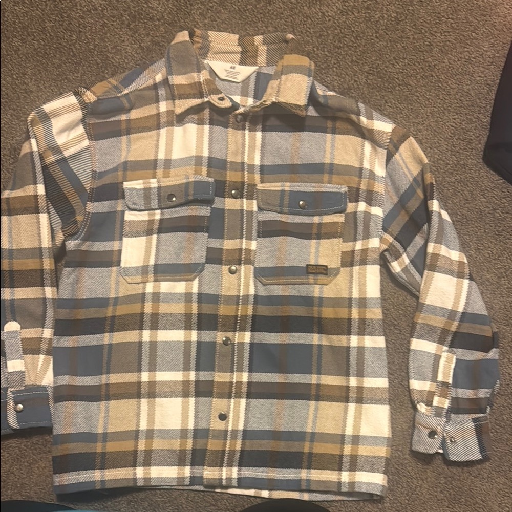 H&M flannel plaid button down shirt.